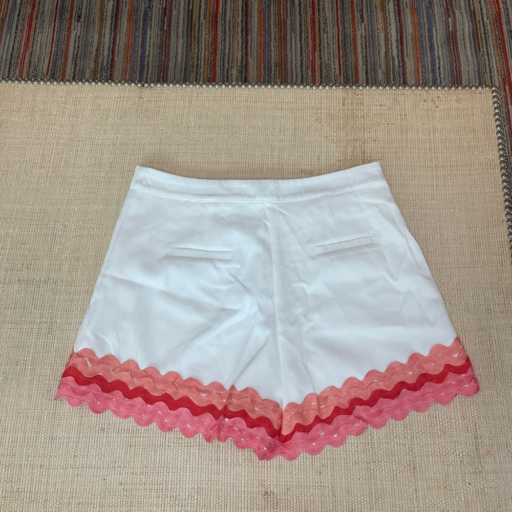 White Ric Rac Shorts Large NWT - Picture 5 of 9